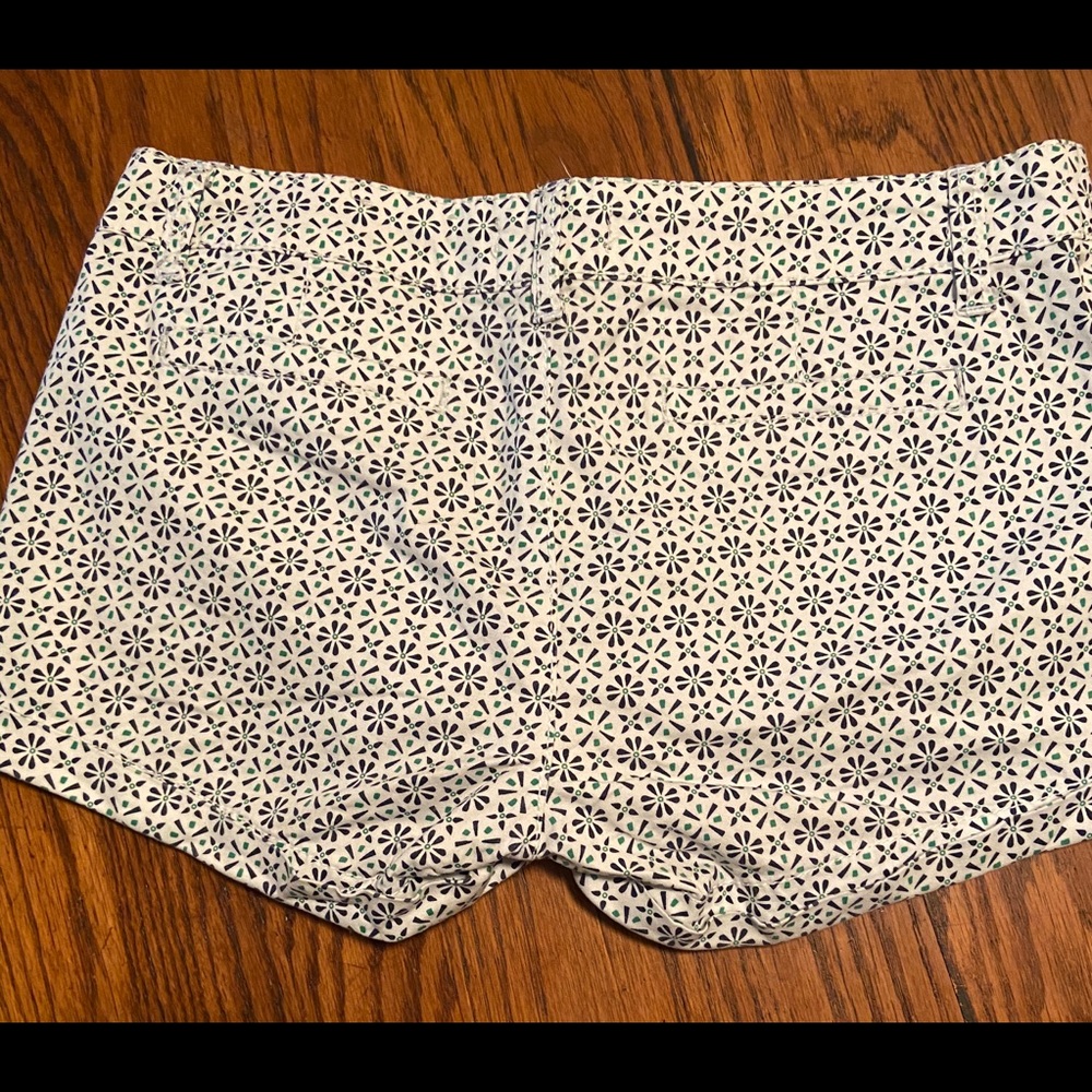 Shorts - Picture 2 of 3